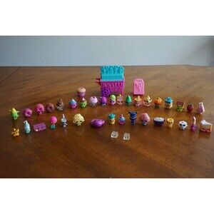 Shopkins Sweet Spot Candy Cart Shopping Bag and Mini Figures Lot of 40 Pieces